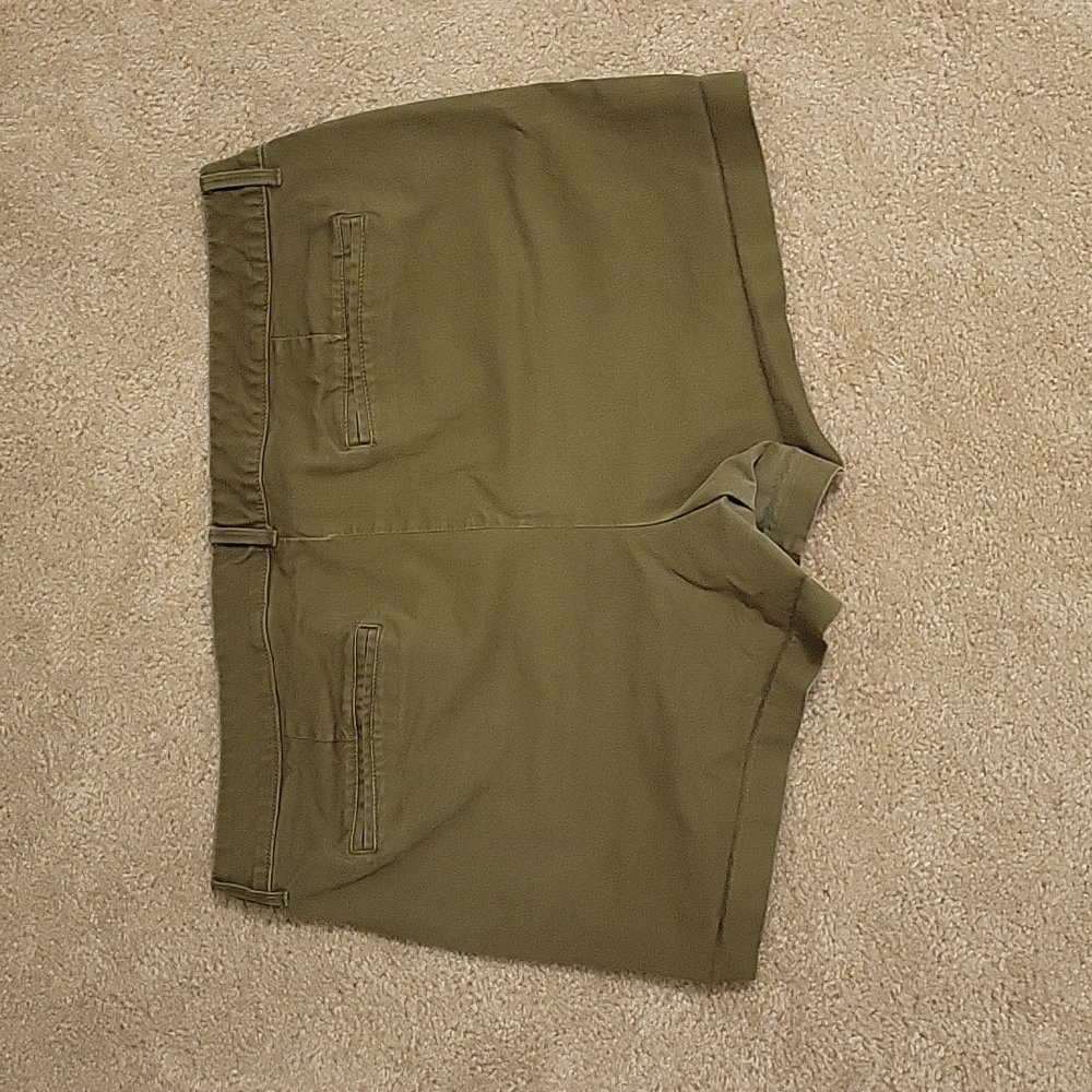 Olive Green Old Navy Plus Pixie Shorts 16 - Picture 2 of 4